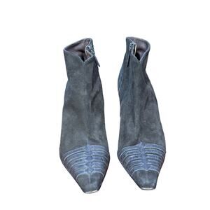 Donald J pliner leather heeled bootie size 9M